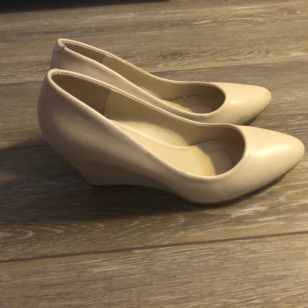 Cream Wedges